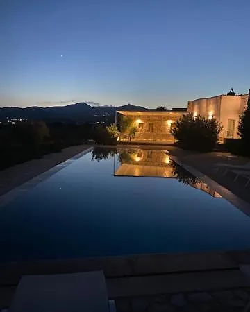 Vila Paros Isterni Magnifique Avec Piscine Vue Mer, A 3 Min De La Isterni (Paros)