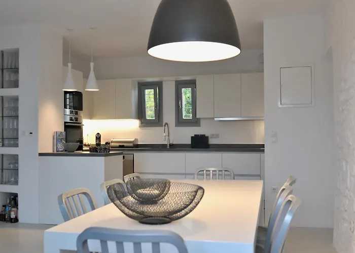 Paros Isterni Magnifique Avec Piscine Vue Mer, A 3 Min De La Vila