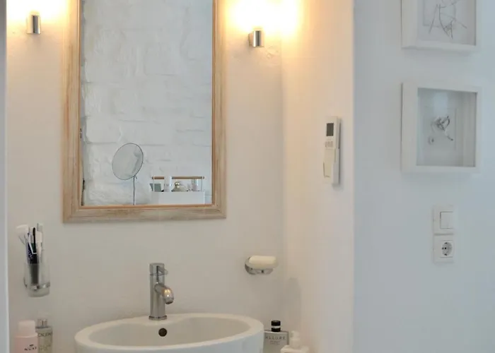 Paros Isterni Magnifique Avec Piscine Vue Mer, A 3 Min De La Villa