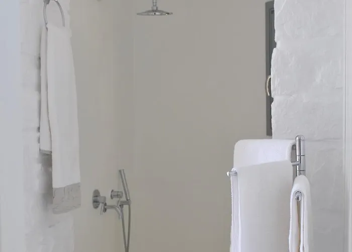 Paros Isterni Magnifique Avec Piscine Vue Mer, A 3 Min De La Villa