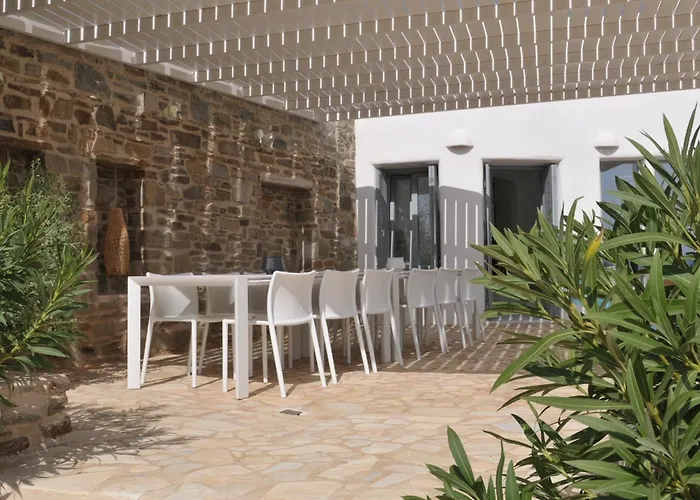 Paros Isterni Magnifique Avec Piscine Vue Mer, A 3 Min De La Isterni (Paros)